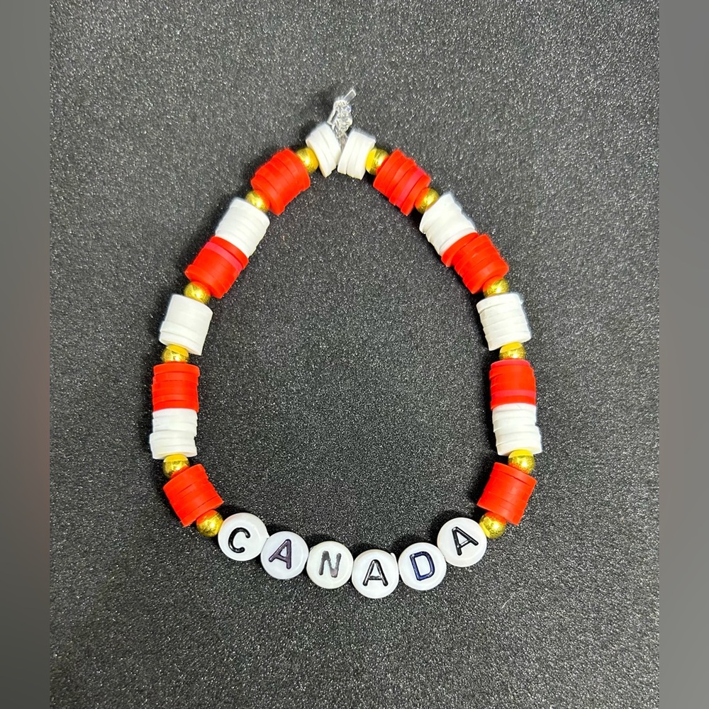 Canada (Country) Heishi Bracelet - Picture 4 of 7